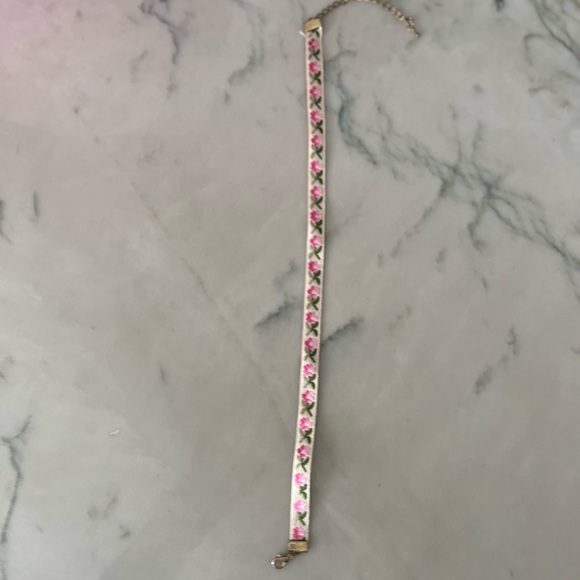 Jewelry - Ribbon floral choker necklace with clasp pre loved